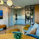Skyline Heaven - Fantastic View - Pool - Garage 公寓