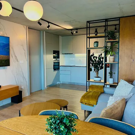 Skyline Heaven - Fantastic View - Pool - Garage Apartamento