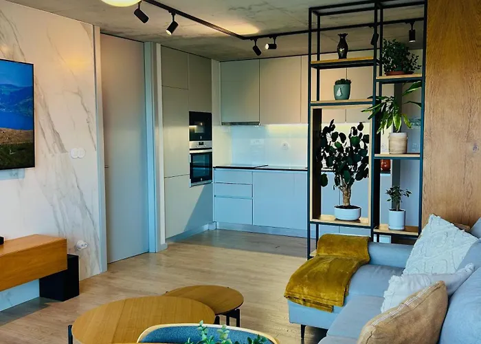 Skyline Heaven - Fantastic View - Pool - Garage Apartment